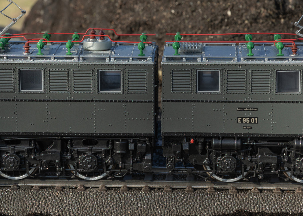 TRIX25950 DRG E95 01 Insider modell