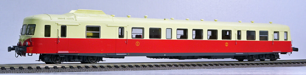 REEMB161S　SNCF X2828赤ｸﾘｰﾑLyonDCCｻｳﾝﾄﾞEp3