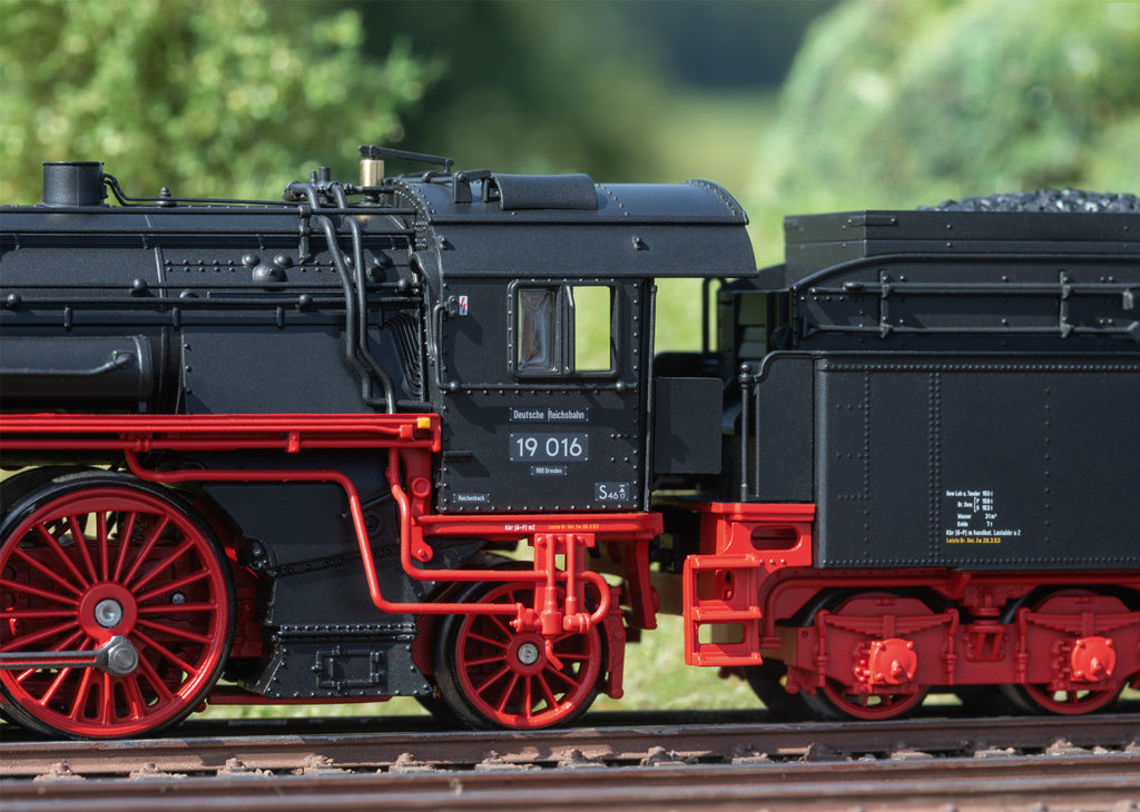 2025年新製品ご予約受付中 TRIX25019 BR19急行用蒸気機関車Ep3