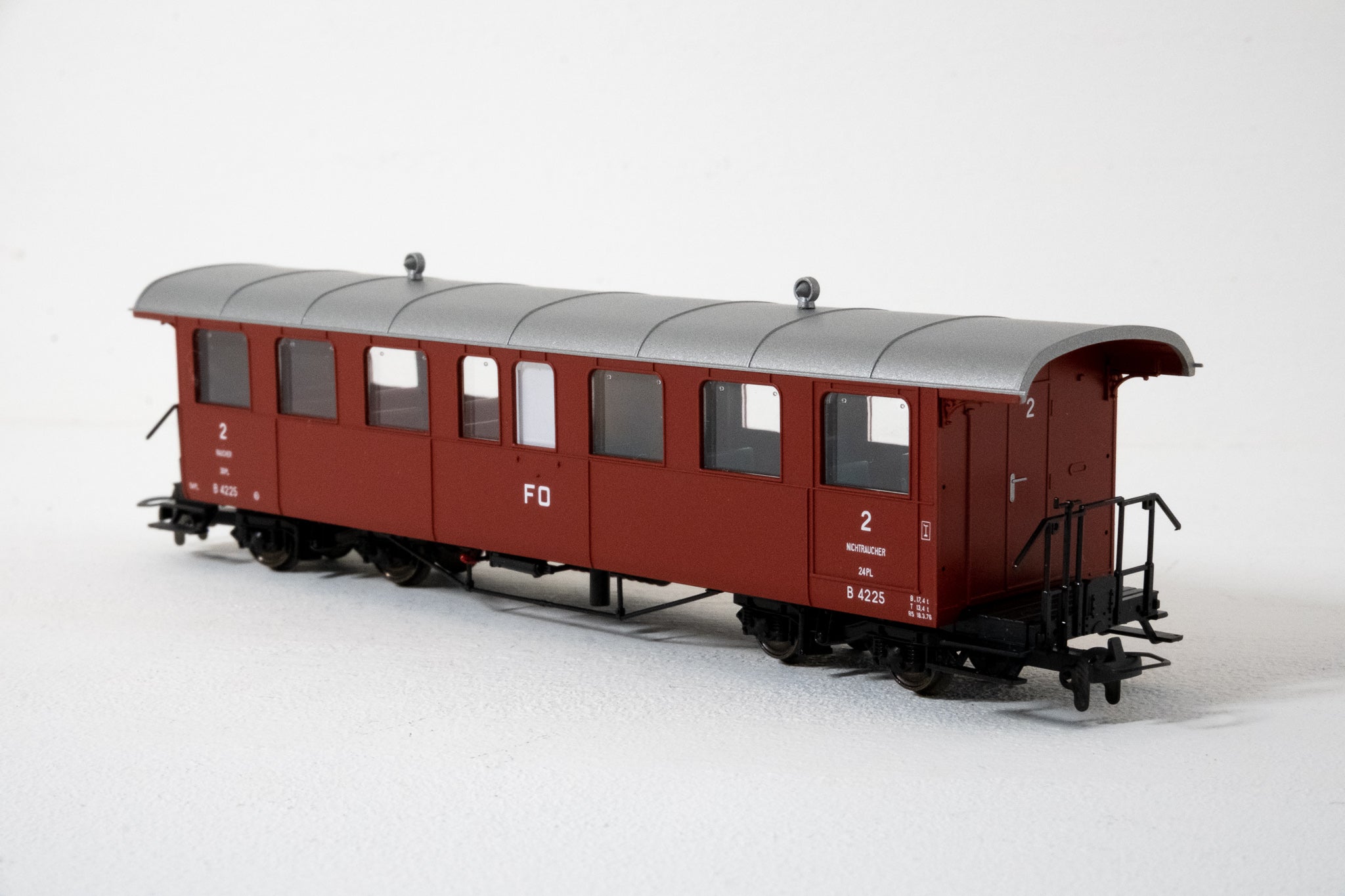 BEMO3246215 HOm FO ﾃﾞｯｷ付きﾎﾞﾞｷﾞｰ客車B4228 | Modellbahn